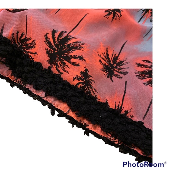 Vanilla star shorts with palm tree theme size medium - Picture 5 of 9